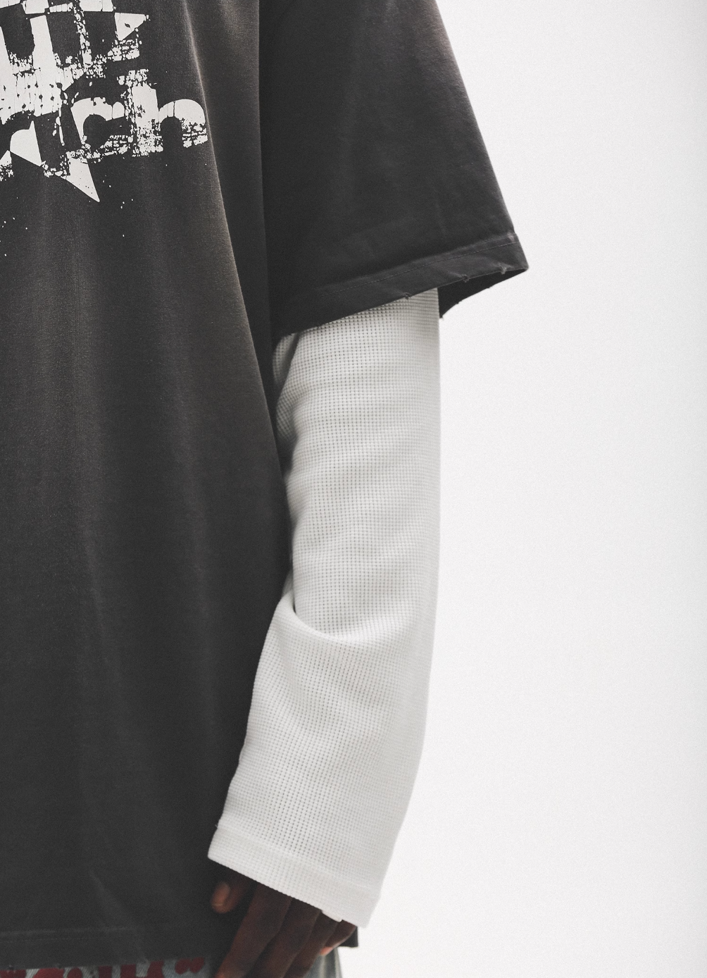 UNTILWERICH Washed Star Burst Print Mock Two-Piece Long Sleeve Tee | Face 3 Face