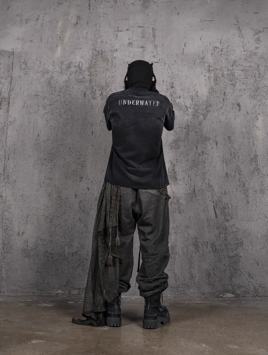 UNDERWATER Aged Wash Damage Vintage Pocket Tee | Face 3 Face