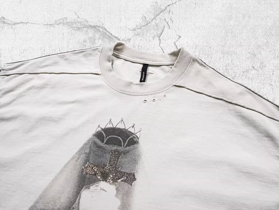 UNDERWATER White Aged Wash Destroyed Portrait Print Long Sleeve Tee | Face 3 Face