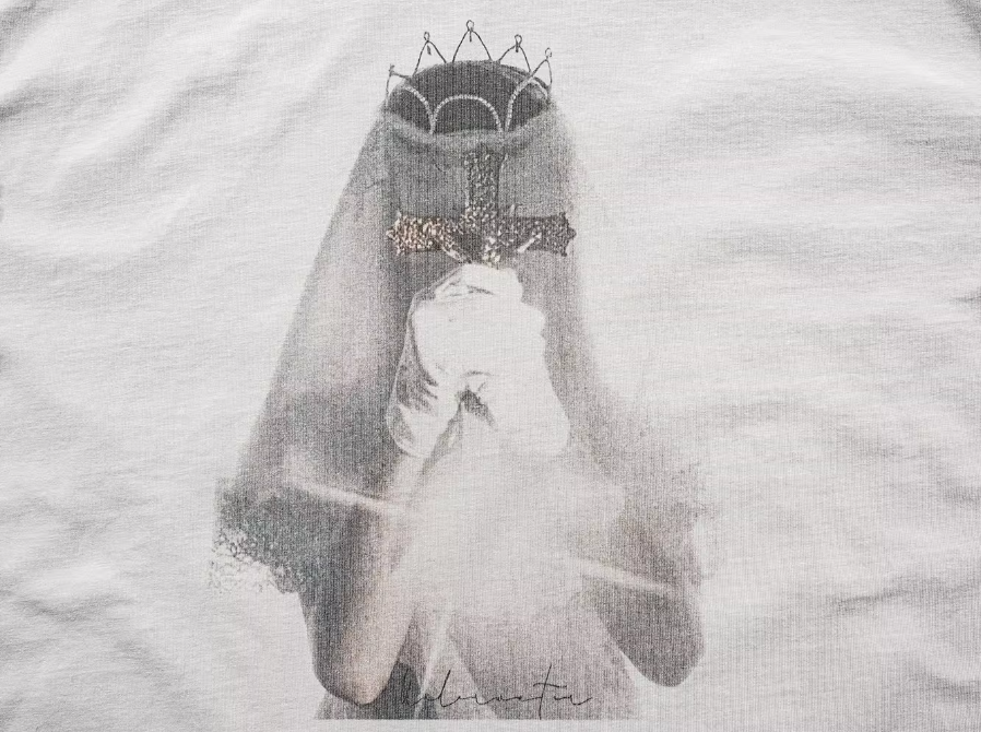 UNDERWATER White Aged Wash Destroyed Portrait Print Long Sleeve Tee | Face 3 Face