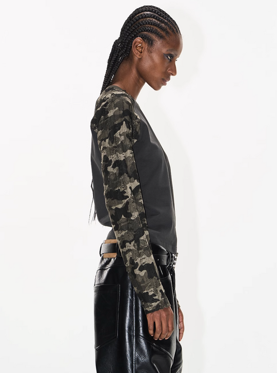 BLIND NO PLAN Camouflage Contrast Embroidered Raglan Long Sleeve Short Tee | Face 3 Face