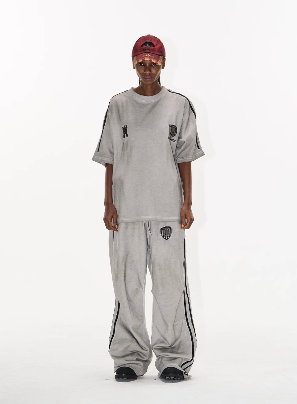 BLIND NO PLAN Distressed Washed Sports Badge Tee | Face 3 Face