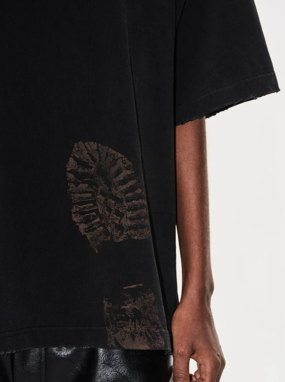 BLIND NO PLAN Washed and Aged Footprint Tee | Face 3 Face