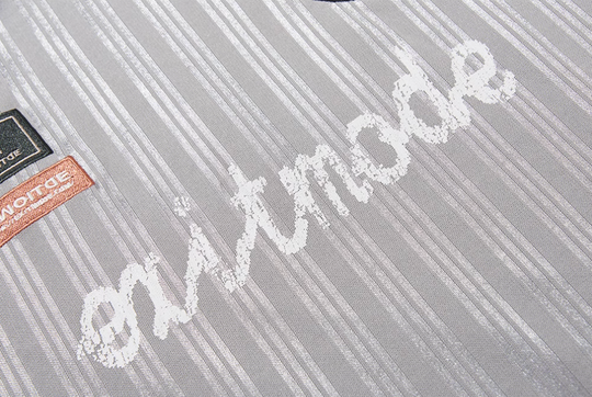 BLIND NO PLAN Colorblocked Double-layer Neckline Jersey Tee | Face 3 Face