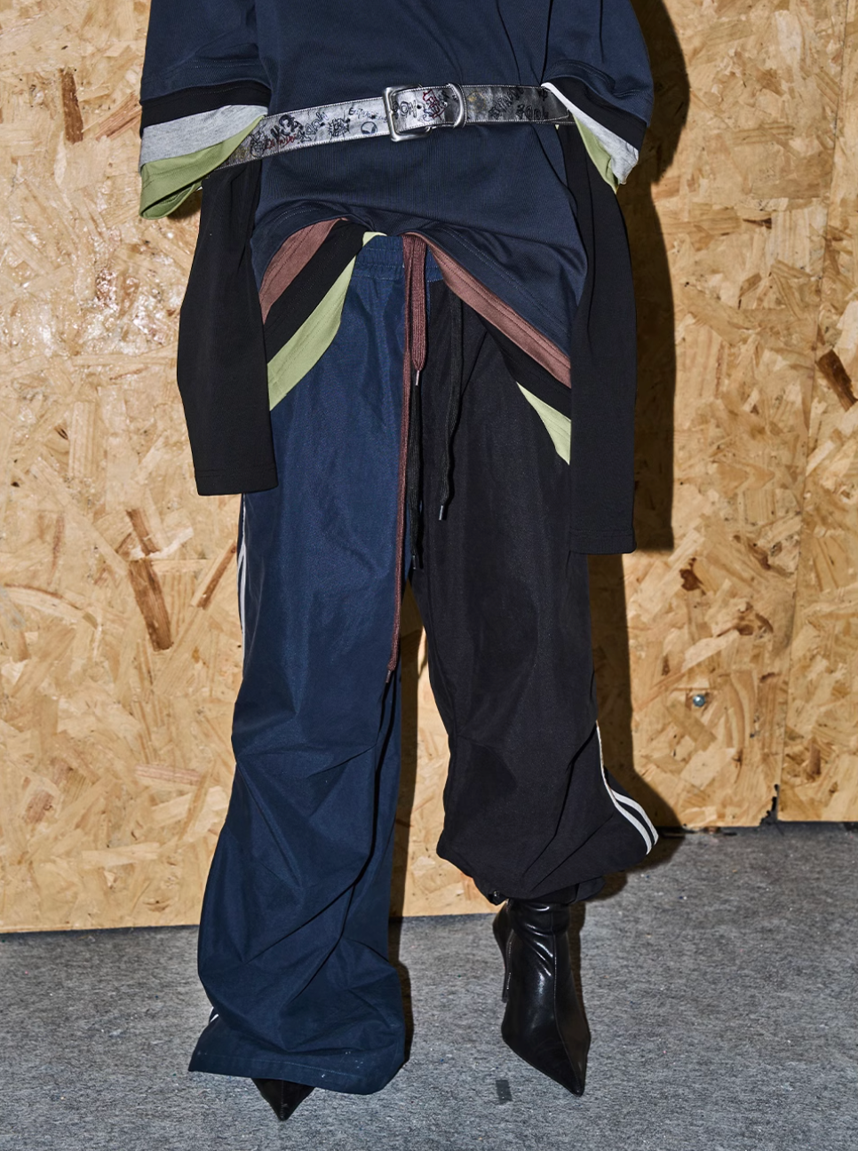 BLIND NO PLAN Double Waistband Layer 3D Pleated Sweatpants | Face 3 Face