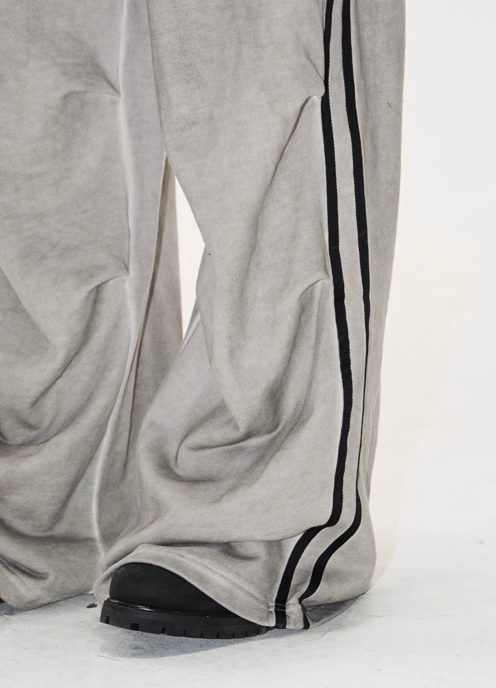 BLIND NO PLAN Distressed Washed Baggy Sport Sweatpants | Face 3 Face