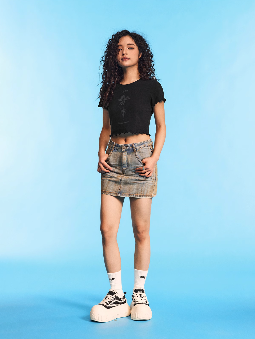 1807 Graffiti Angel Print Cropped Slim Tee | Face 3 Face