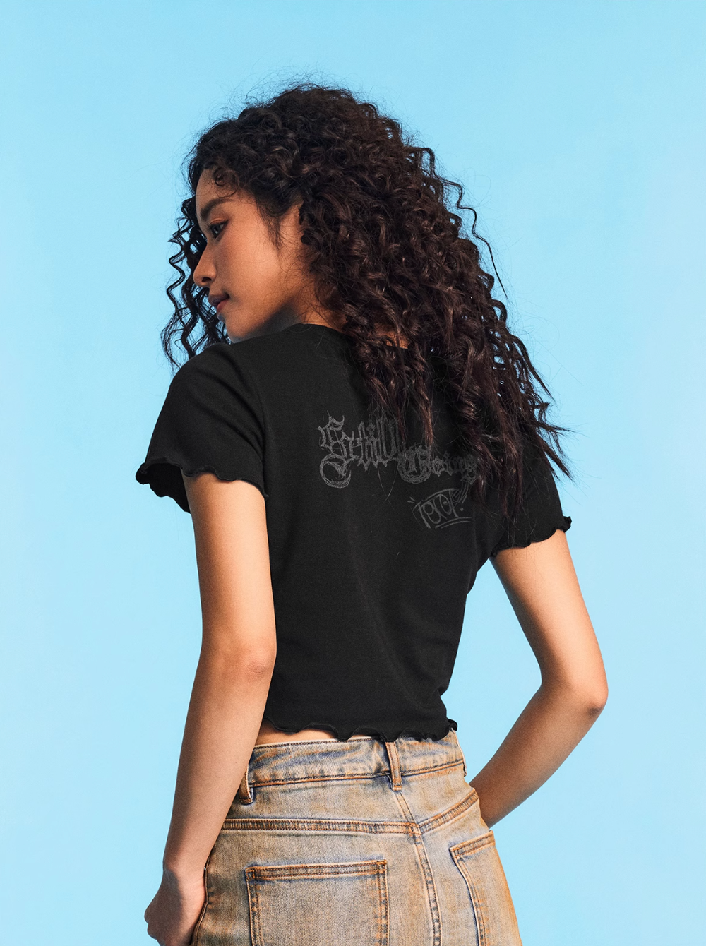 1807 Graffiti Angel Print Cropped Slim Tee | Face 3 Face