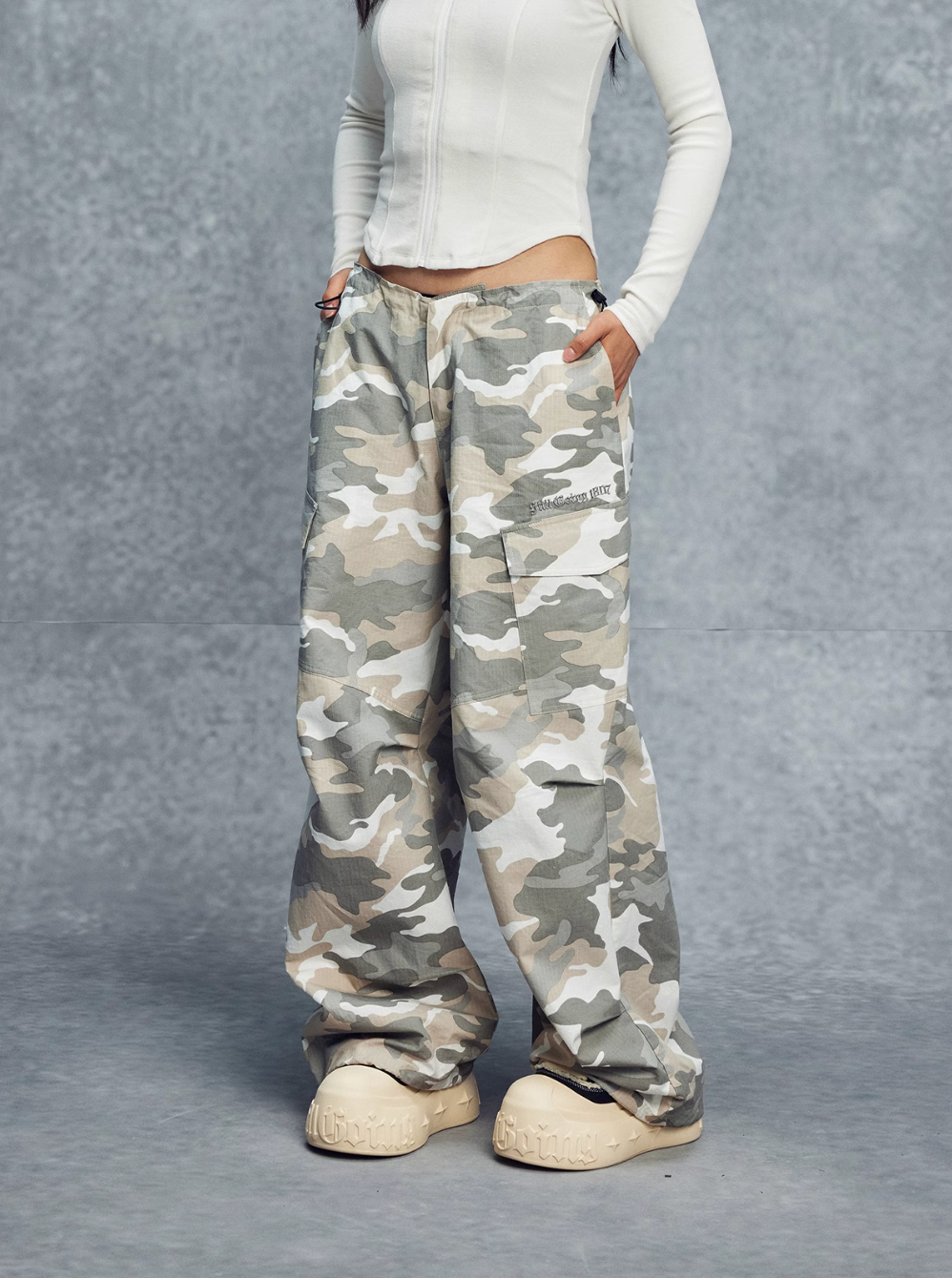 1807 Women’s Camouflage Patch Pocket Cargo Pants | Face 3 Face