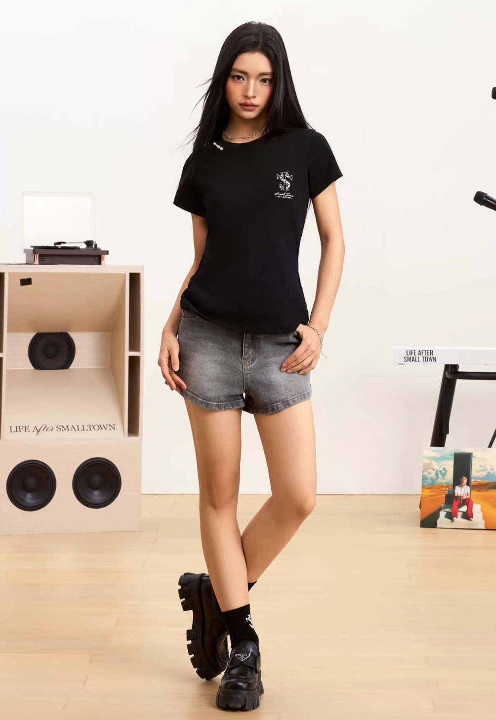 Small Town Kid Pearl Logo Patch Slim Fit Tee | Face 3 Face