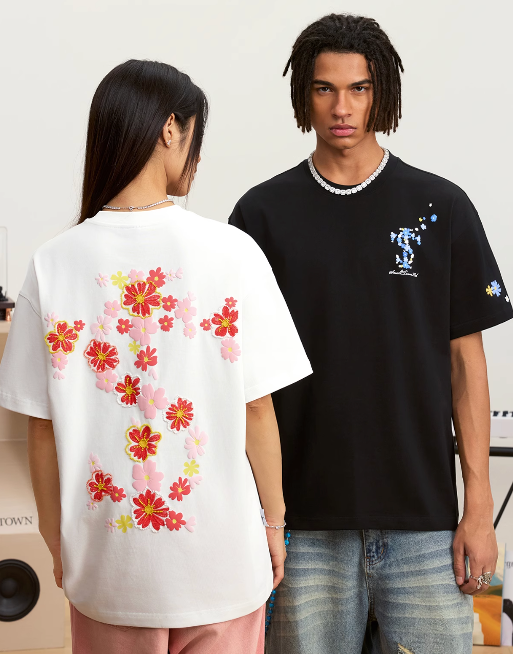 Small Town Kid Daisy Flower Logo Tee | Face 3 Face