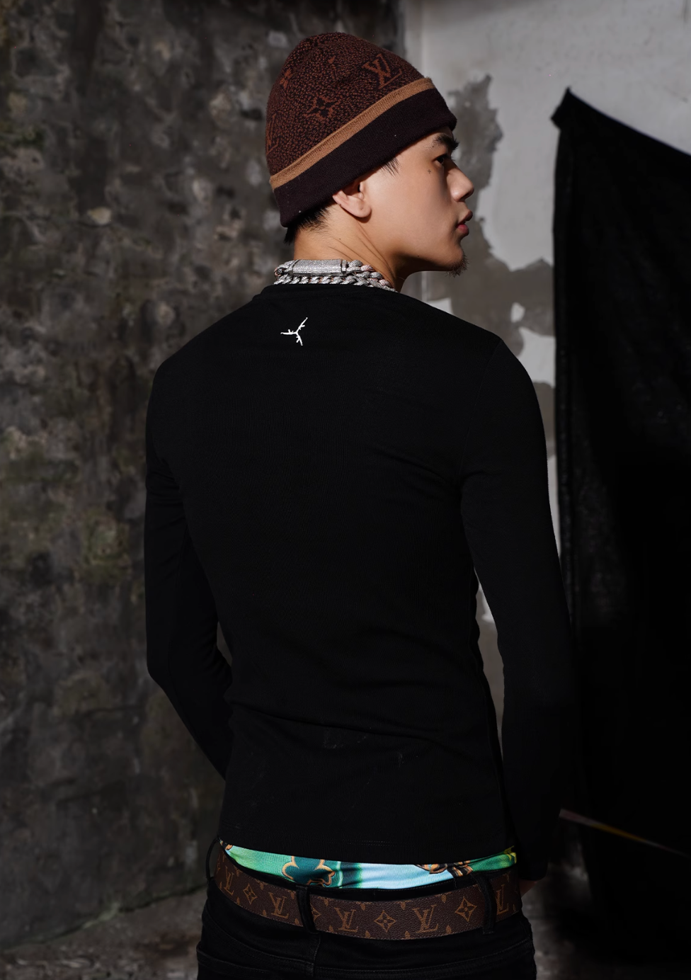 TGFCLUB 223 Neck Embroidered Stretch Slim Long Sleeve Tee | Face 3 Face