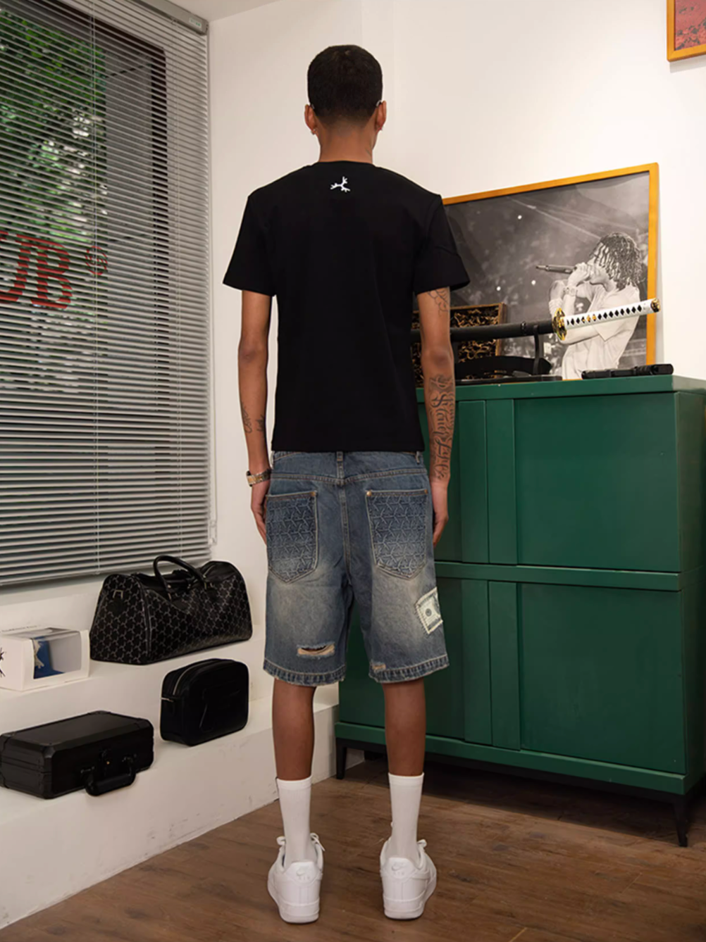 TGFCLUB Interview Mic Print Tee | Face 3 Face