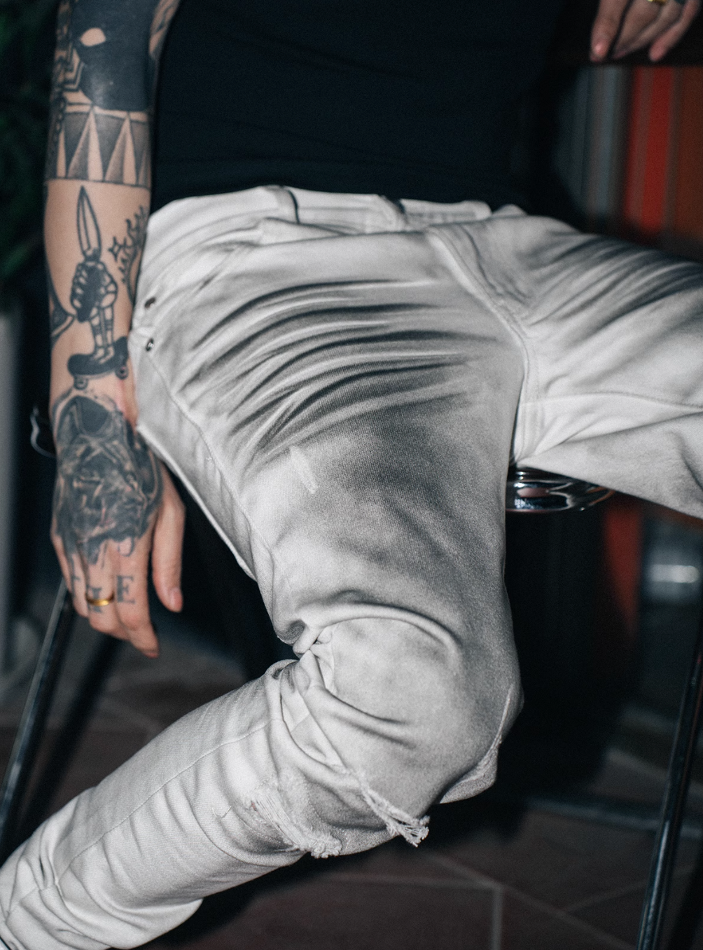 TGFCLUB Sprayed Whisker Washed Hem Zipper Slim Fit Jeans | Face 3 Face