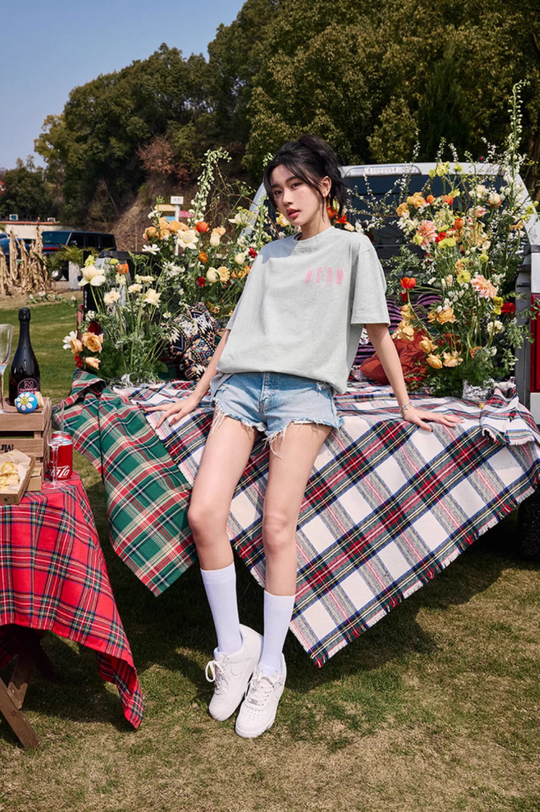 MEDM Contrast Color Logo Print Tee | Face 3 Face