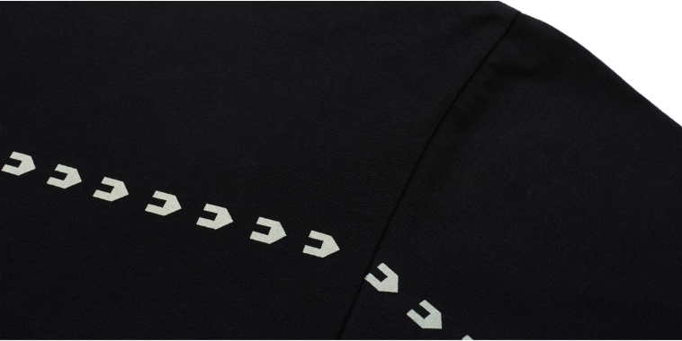 EVILKNIGHT(EK) Basic Arrow Logo Long Sleeve Tee | Face 3 Face