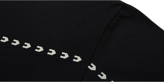 EVILKNIGHT(EK) Basic Arrow Logo Long Sleeve Tee | Face 3 Face