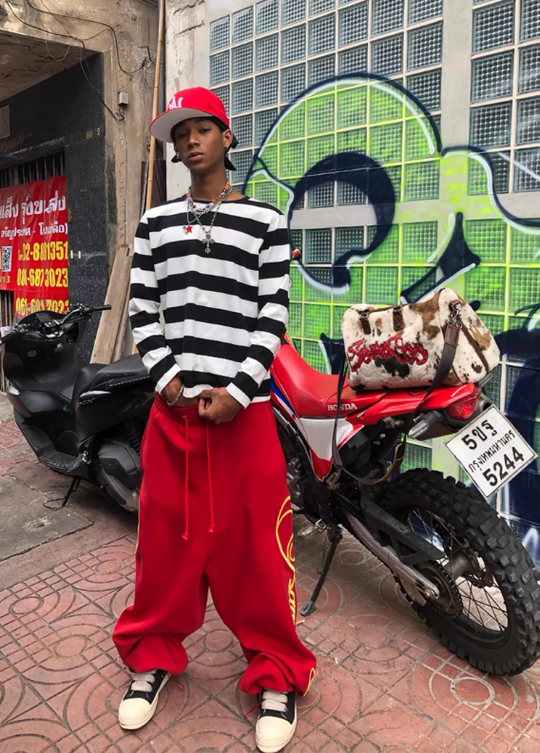 KARMANISTIC Original Embroidery Baggy Jogger Sweatpants | Face 3 Face