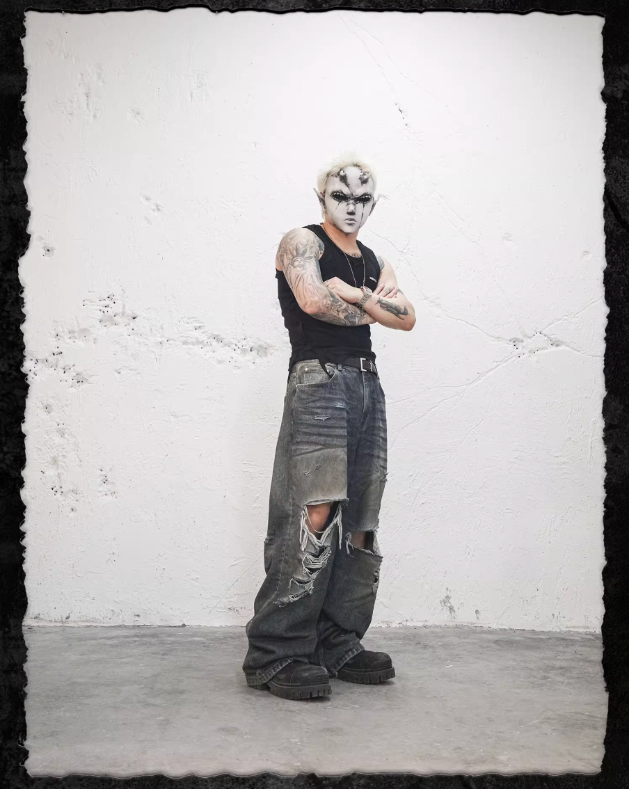 UNDERWATER Dirty Dye Aged Torn Baggy Jeans | Face 3 Face