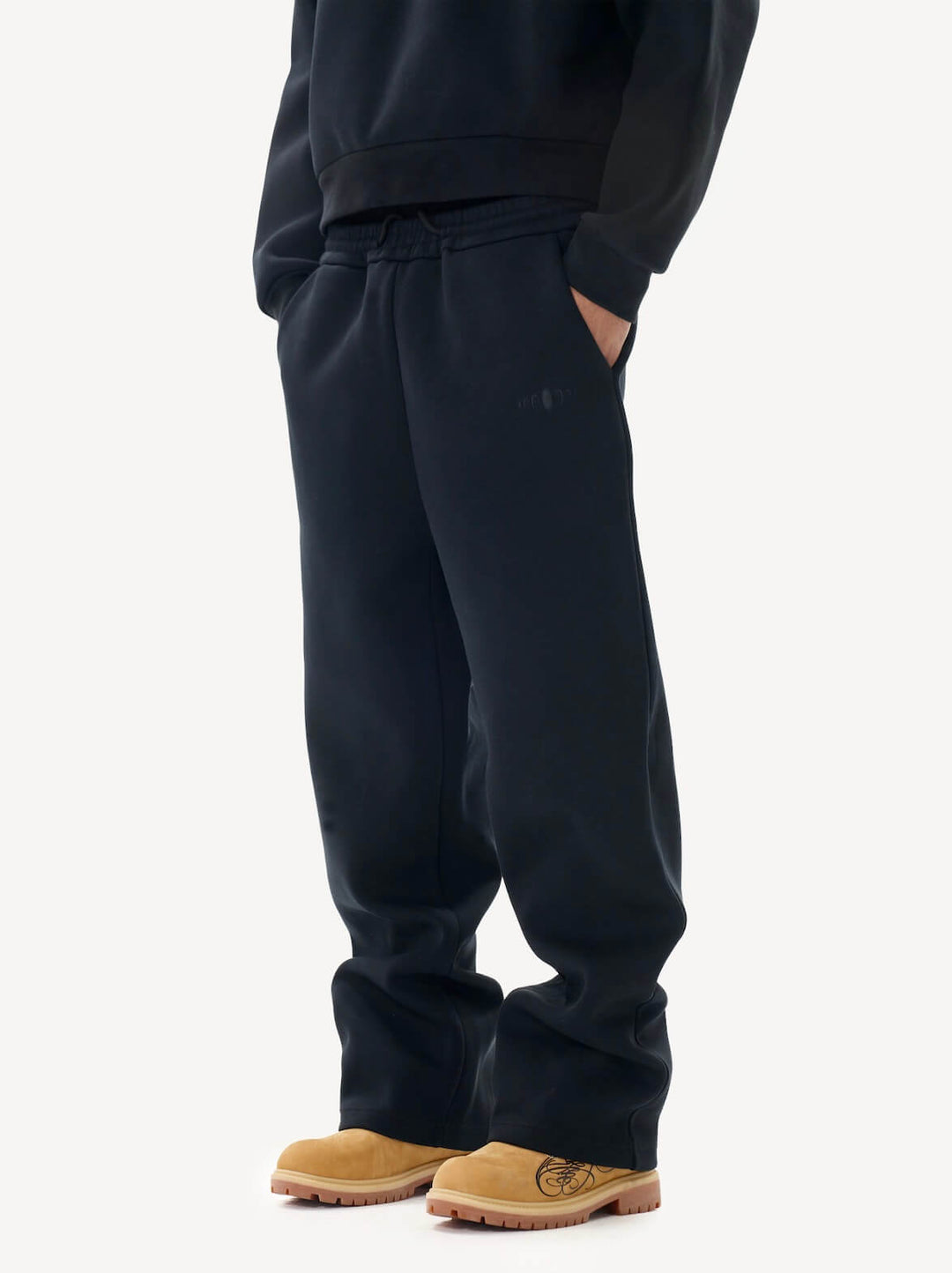 KARMANISTIC Heavyweight Logo Embroidered Baggy Sweatpants | Face 3 Face