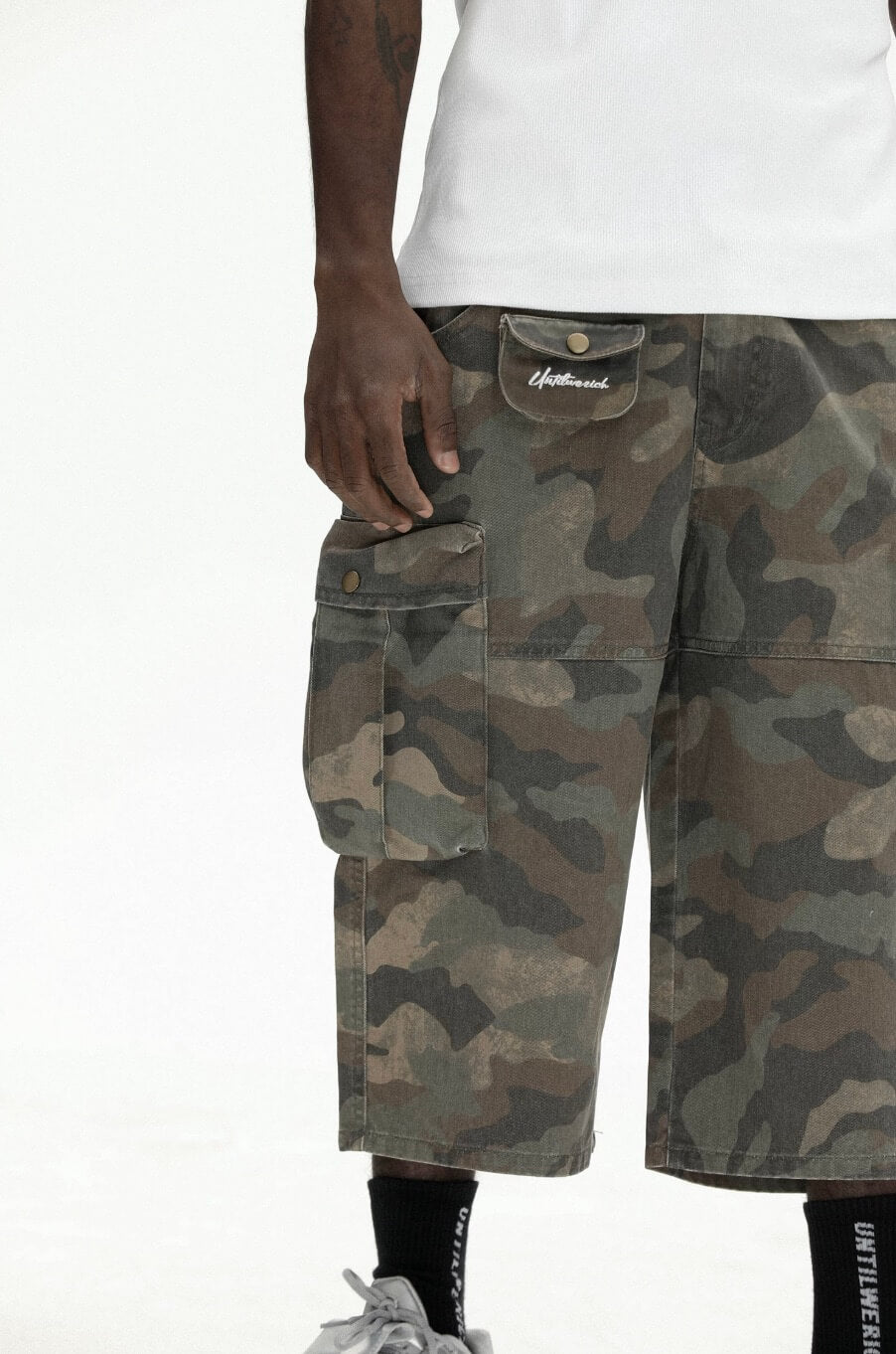 UNTILWERICH Washed Camo Multi Pocket Wide Cargo Below Knee Shorts | Face 3 Face