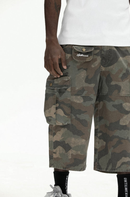 UNTILWERICH Washed Camo Multi Pocket Wide Cargo Below Knee Shorts | Face 3 Face