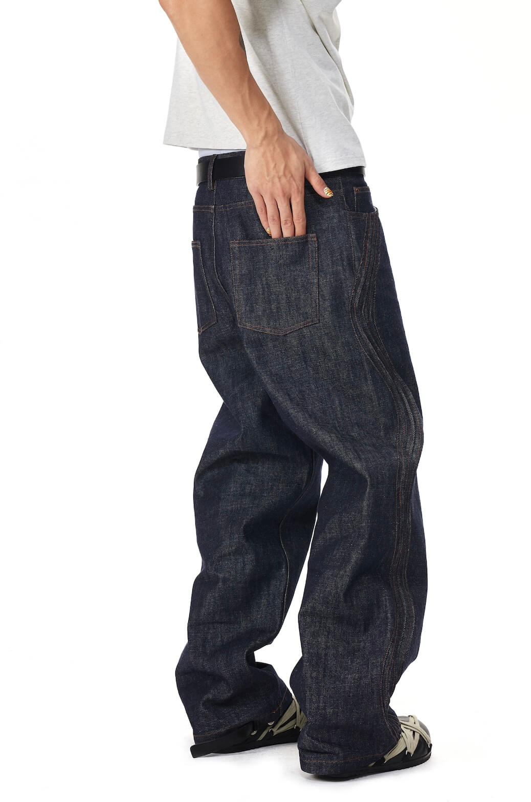 EVILKNIGHT(EK) 3D Cut Twisted Pleat Line Jeans