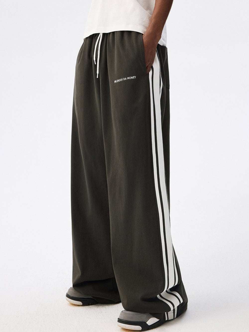MEDM Side Striped Wide Leg Sweatpants