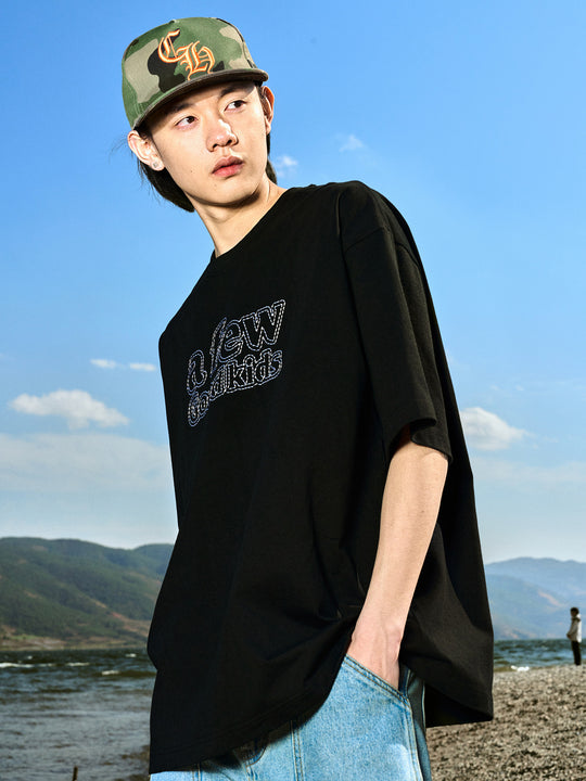 AFGK Ring Dotted Line Embroidery Tee