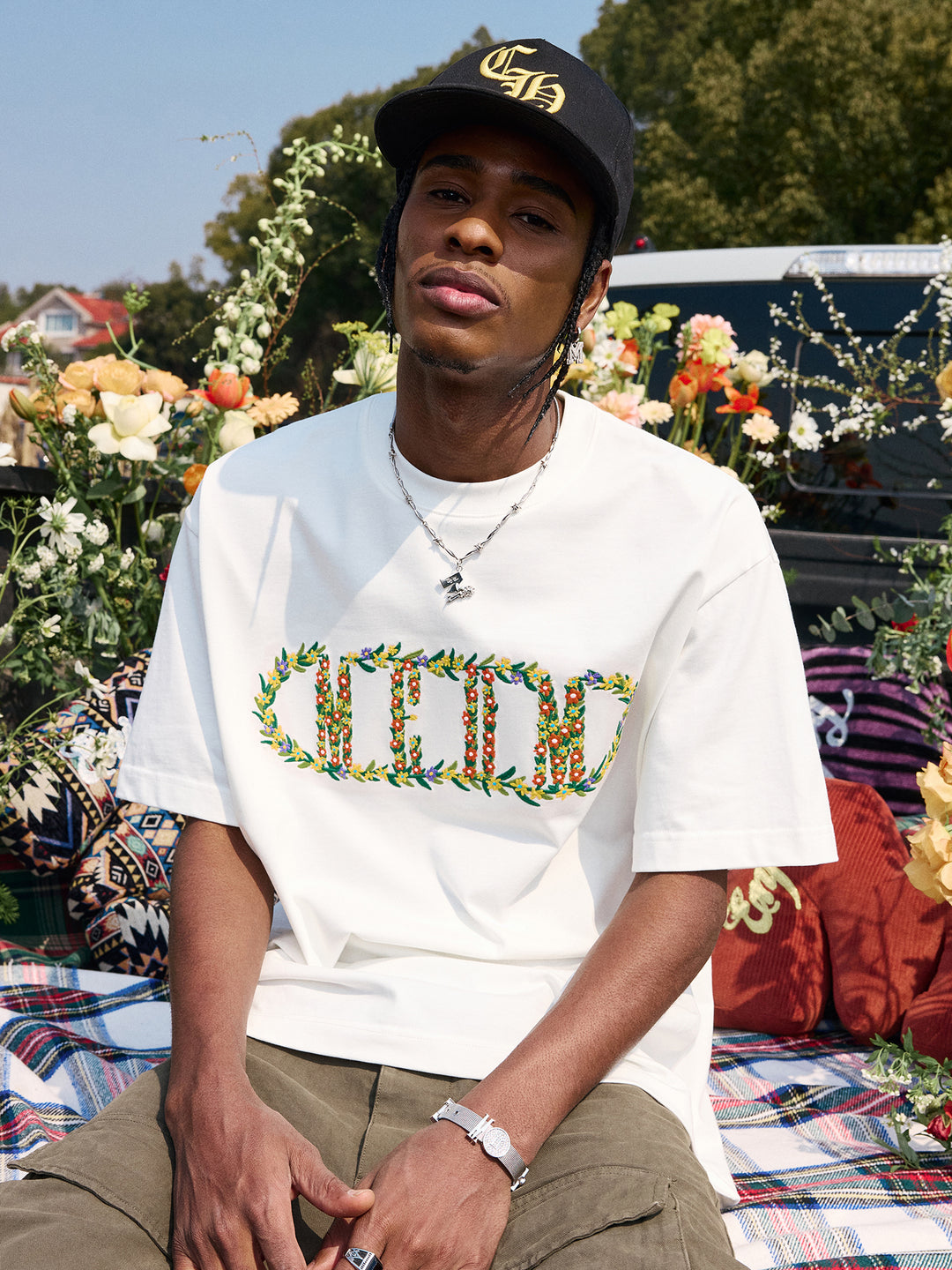 MEDM Capsule Wreath Embroidery Tee