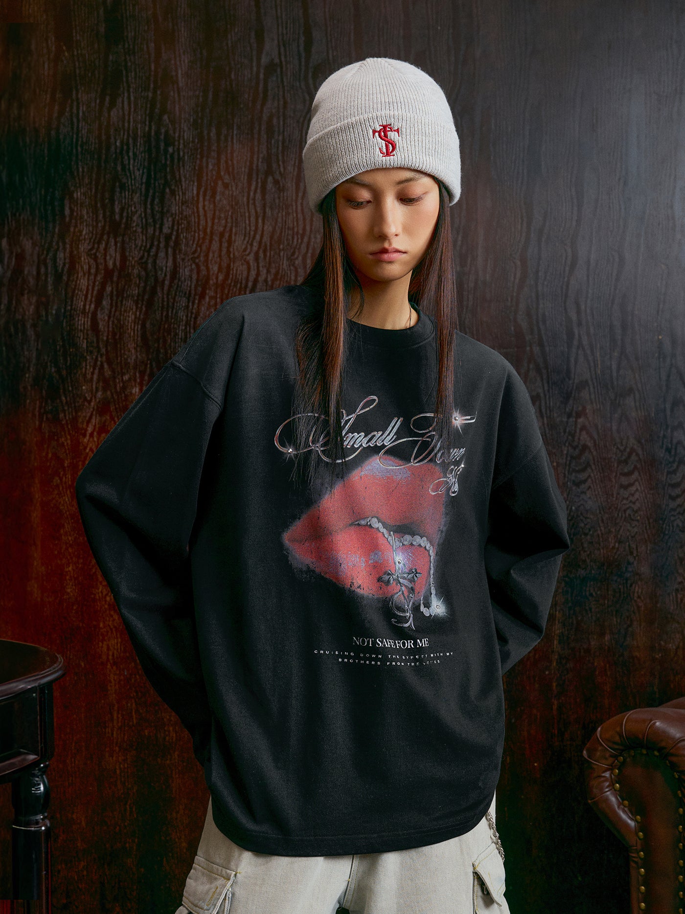 Small Town Kid Dirty Wash Flash Diamond Lips Long Sleeve Tee | Face 3 Face