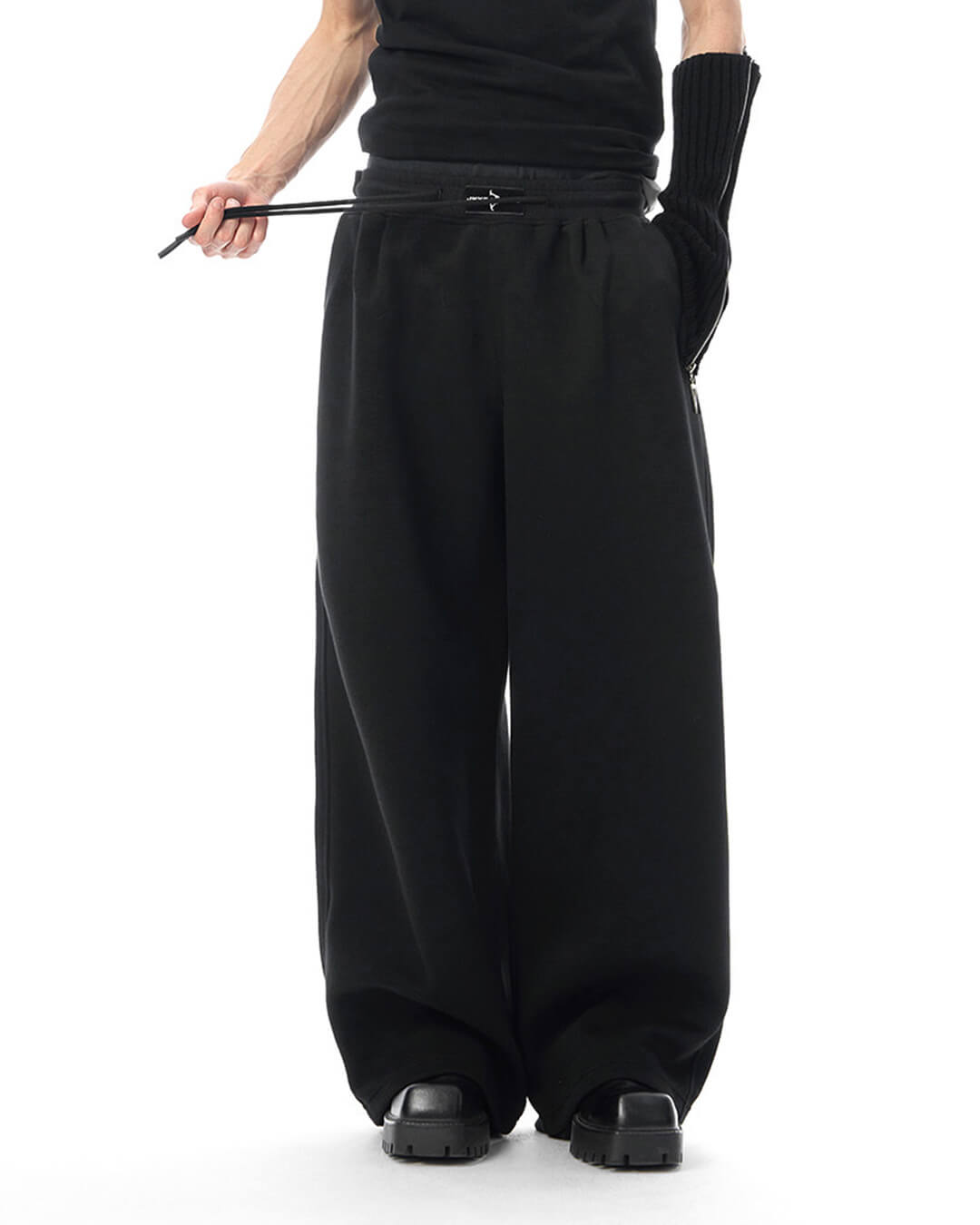 JHYQ Logo Patch Baggy Sweatpants | Face 3 Face