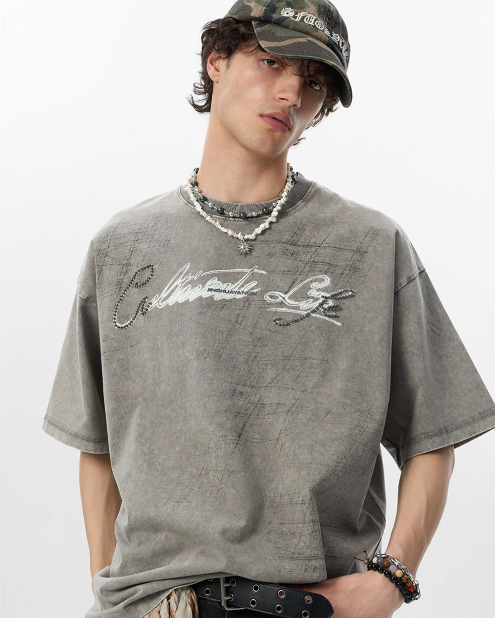 JHYQ Washed Beads Abrasion Print Tee | Face 3 Face