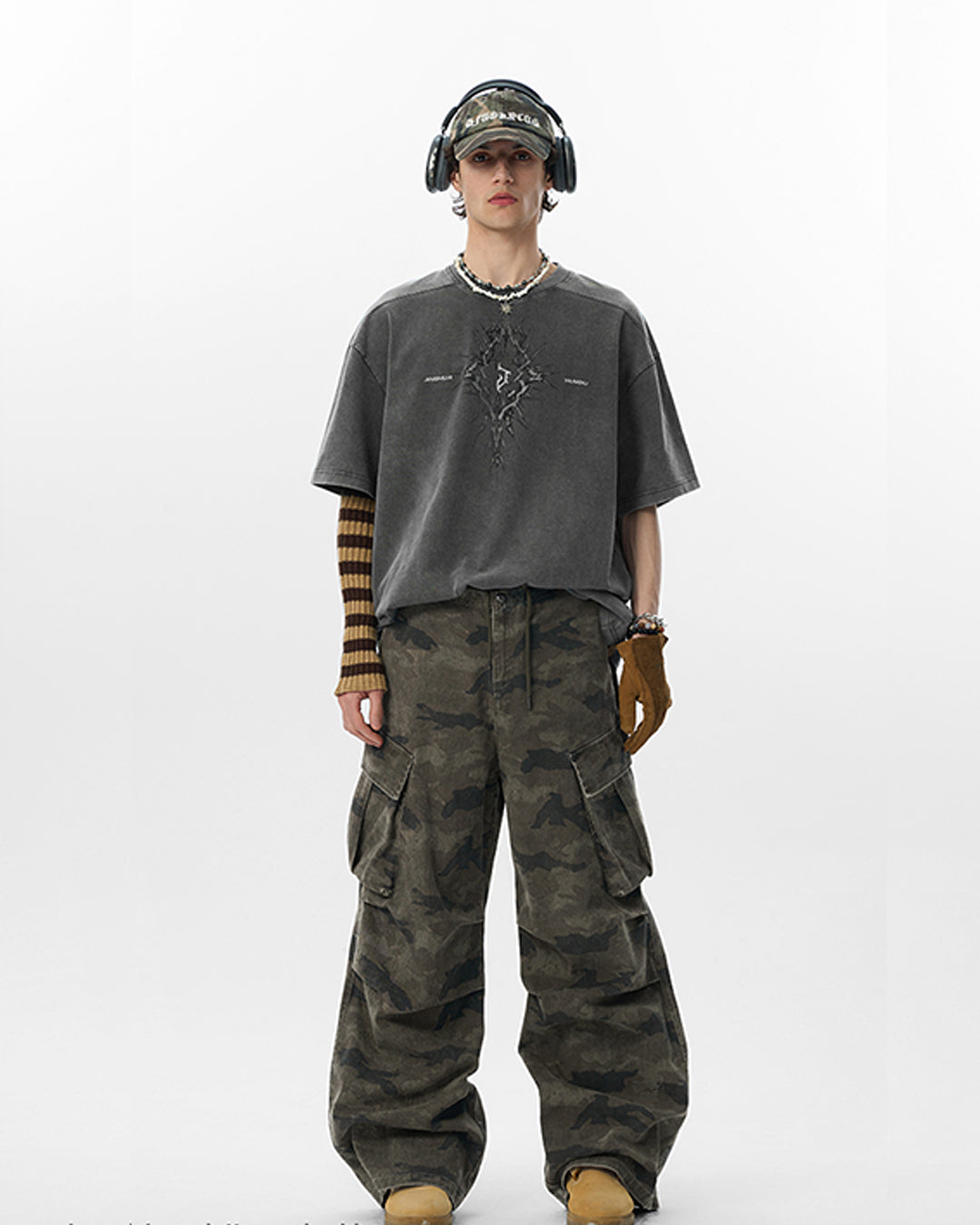 JHYQ Washed Thorn Logo Print Tee | Face 3 Face