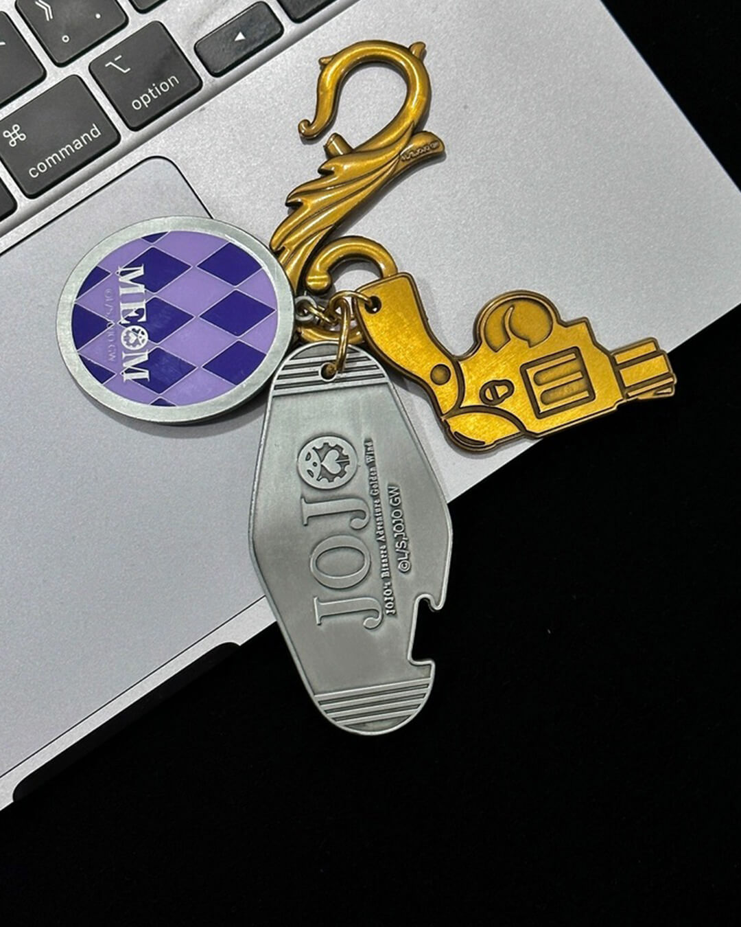 MEDM × JOJO Character Keychain | Face 3 Face