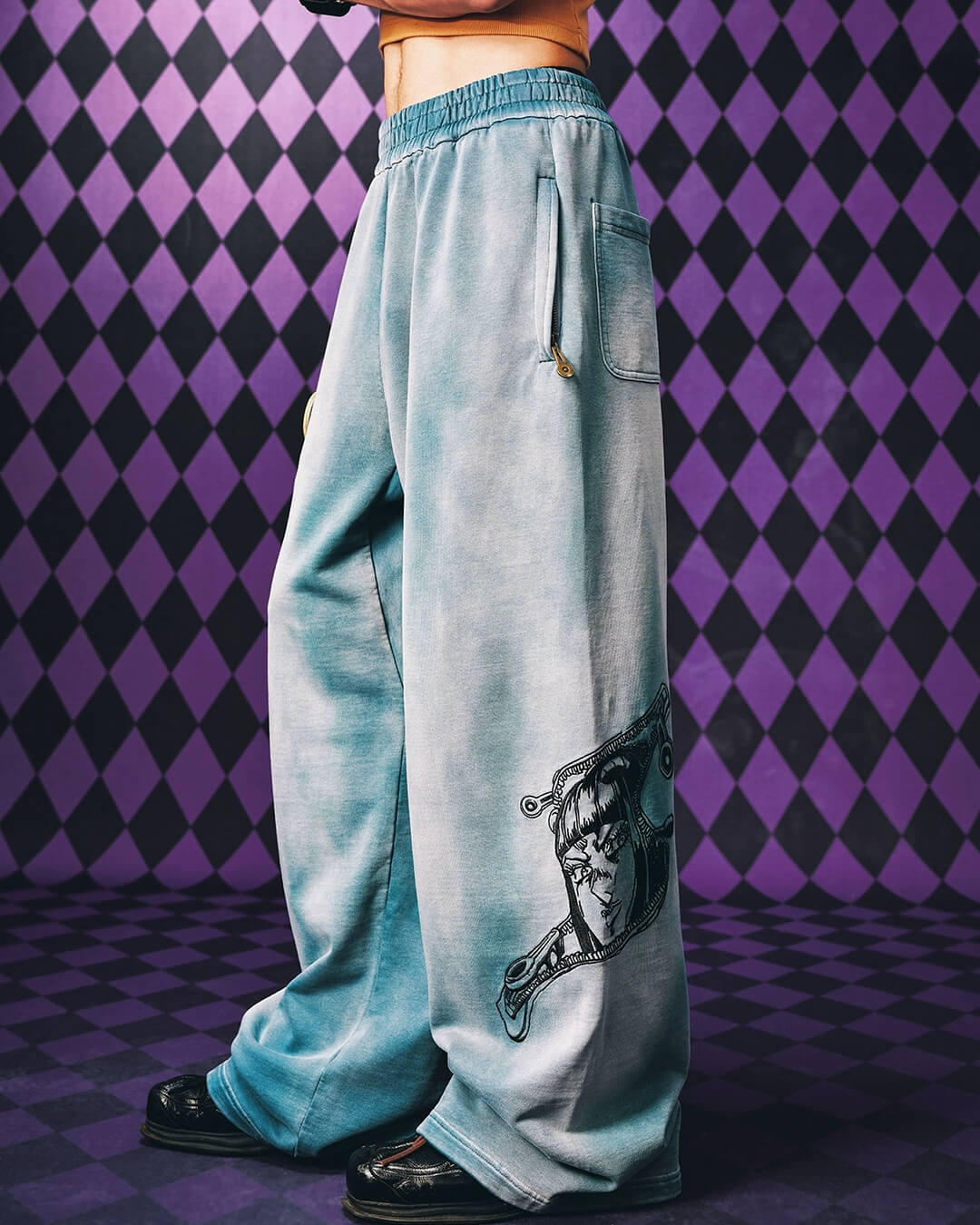 MEDM × JOJO Embroidered Print Washed Sweatpants | Face 3 Face