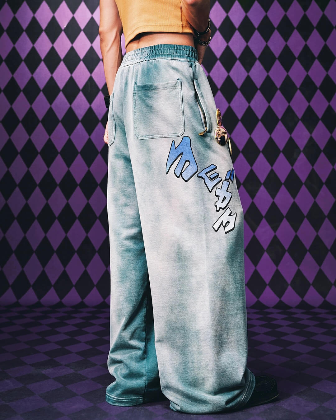 MEDM × JOJO Embroidered Print Washed Sweatpants | Face 3 Face