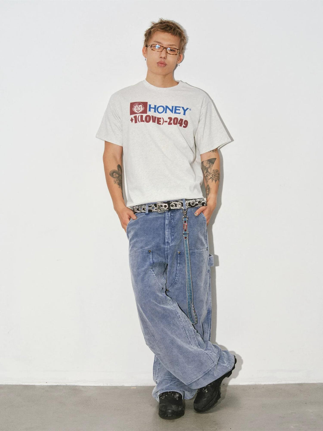 NOVACAM Love Hotline Graphic Print Short Sleeve Tee | Face 3 Face