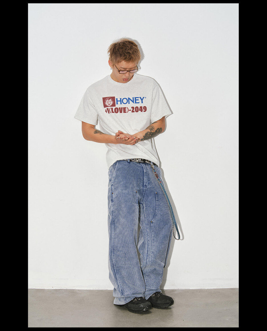 NOVACAM Love Hotline Graphic Print Short Sleeve Tee | Face 3 Face