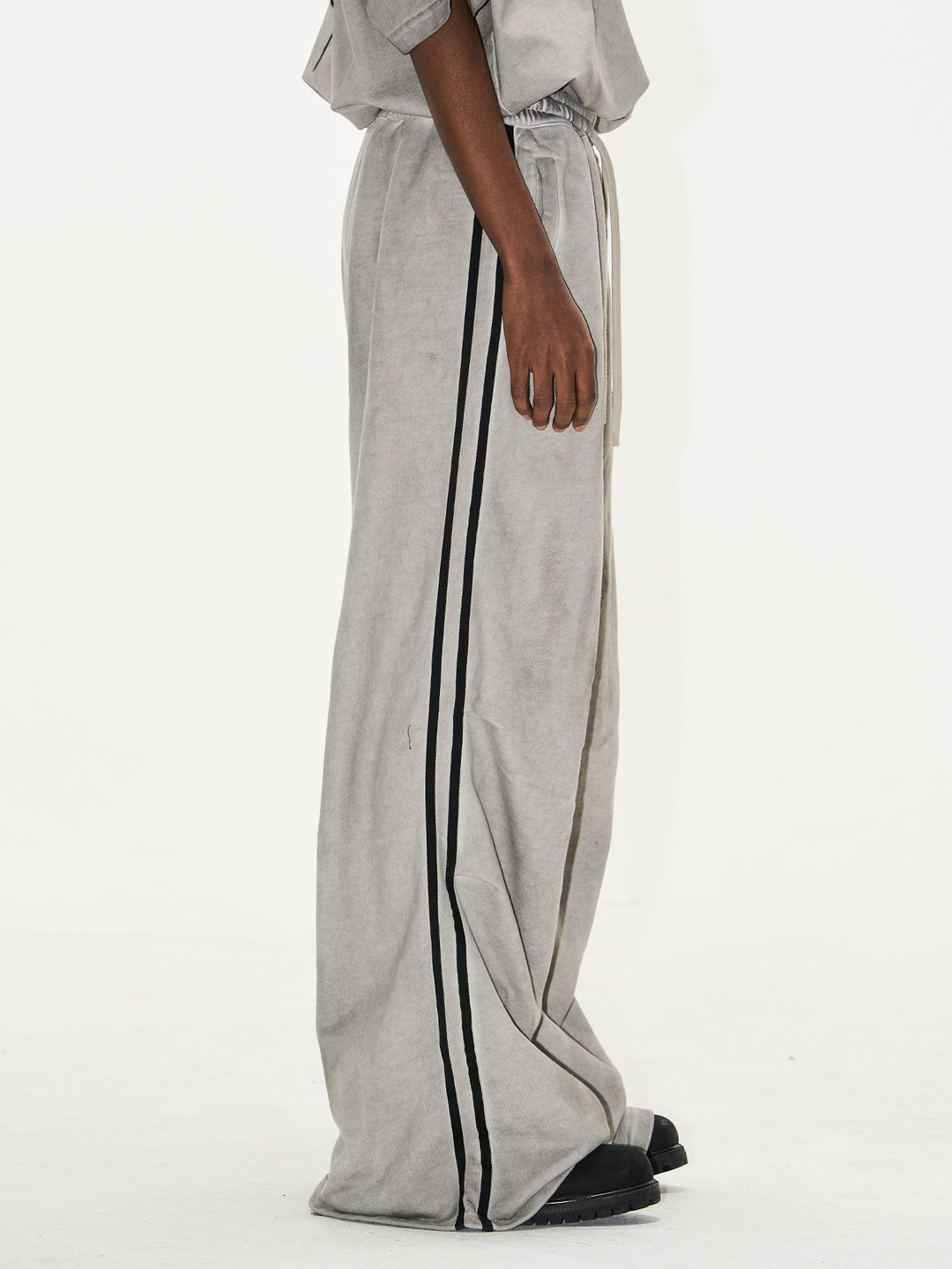 BLIND NO PLAN Distressed Washed Baggy Sport Sweatpants | Face 3 Face