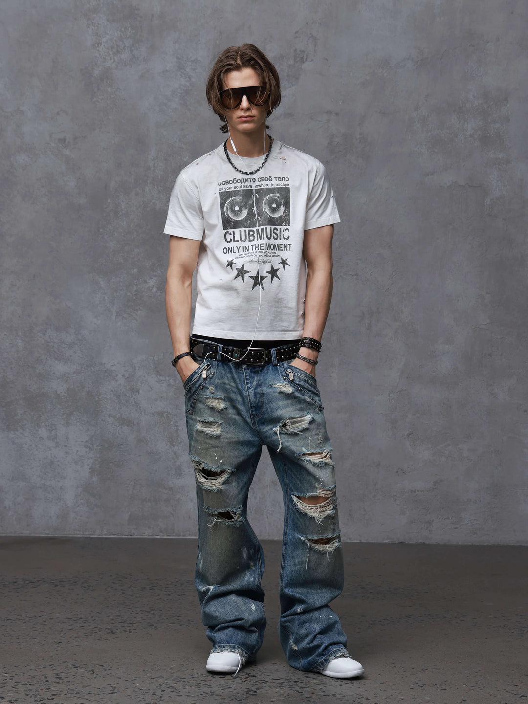 ANTIDOTE Audio Amplifier Graphic Print Distressed Short Sleeve Tee
