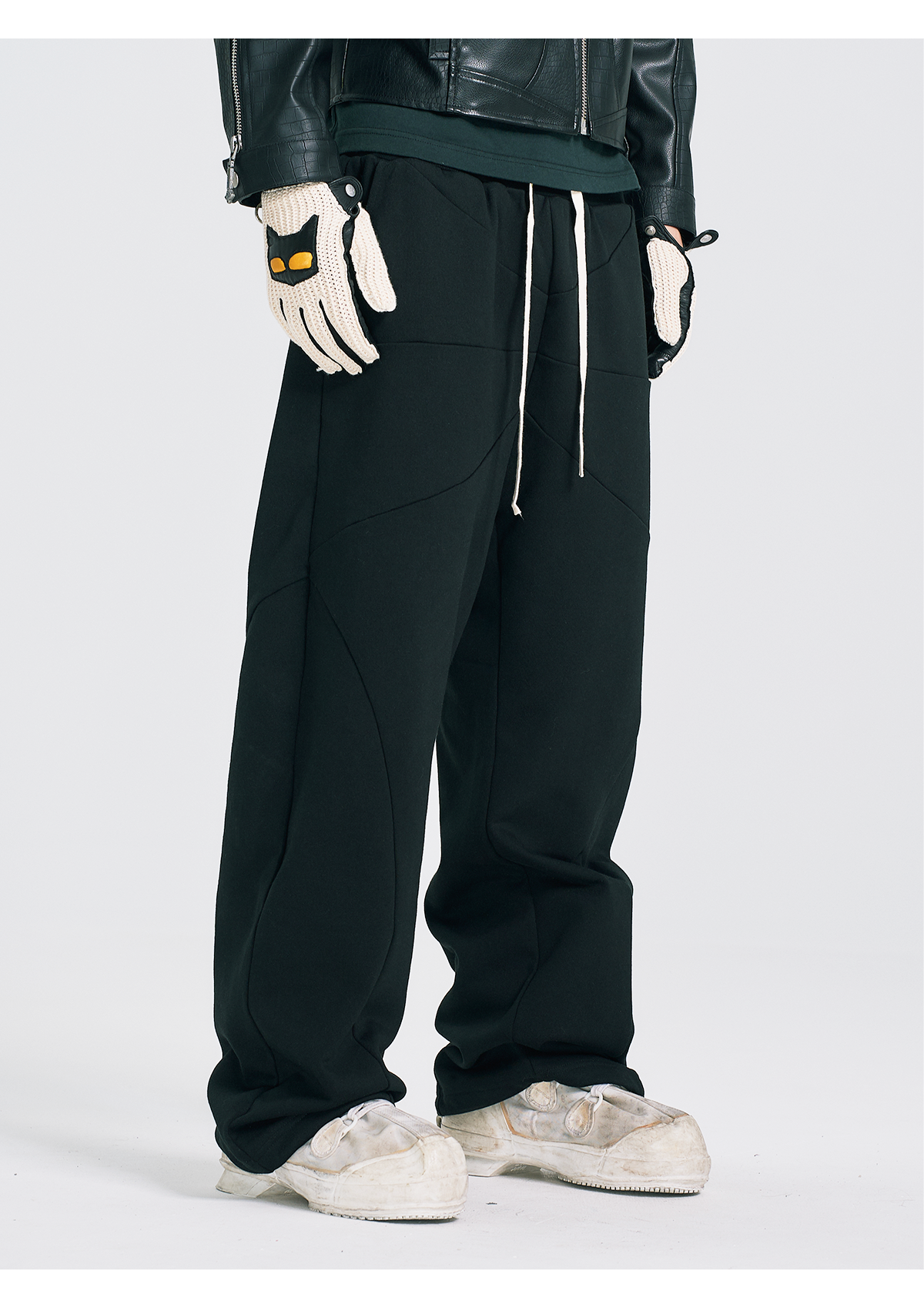 EVILKNIGHT(EK) Structure Cut Elastic Waist Baggy Sweatpants | Face 3 Face