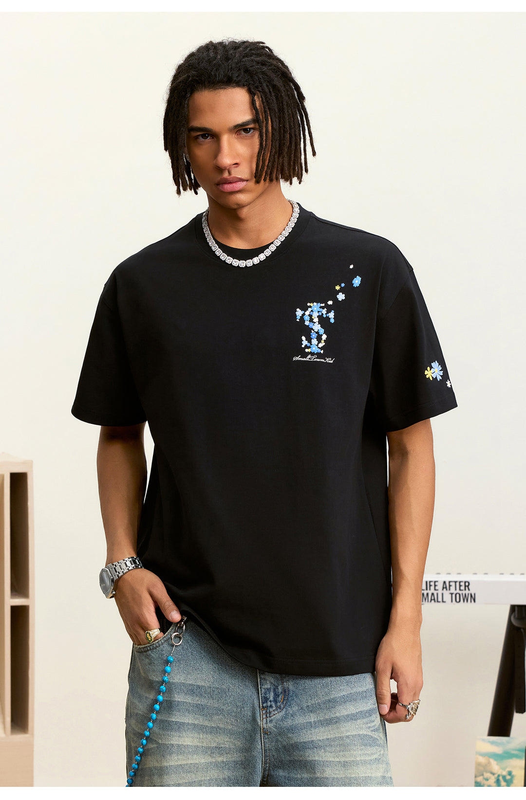 Small Town Kid Daisy Flower Logo Tee | Face 3 Face