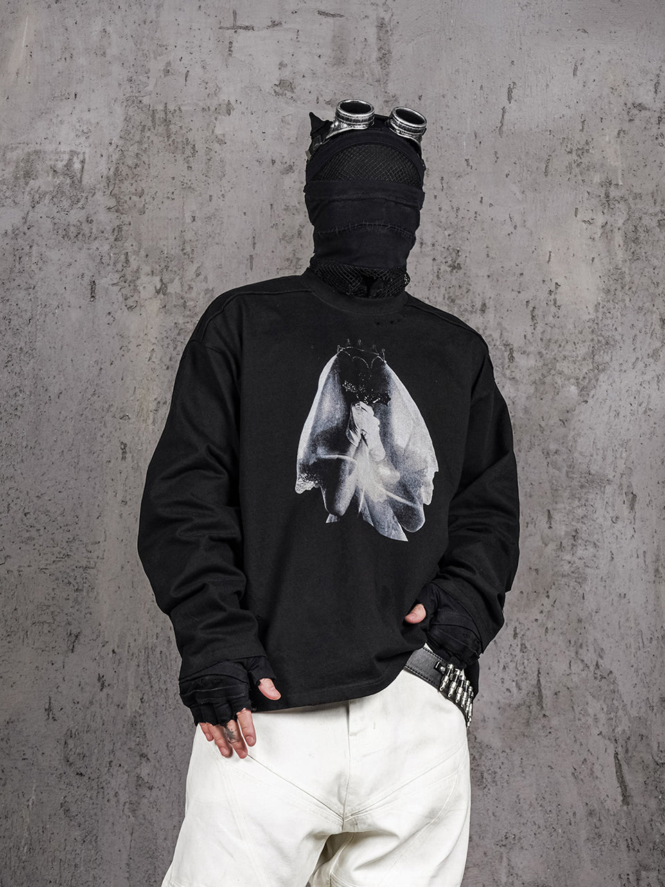 UNDERWATER Black Aged Wash Destroyed Portrait Print Long Sleeve Tee | Face 3 Face