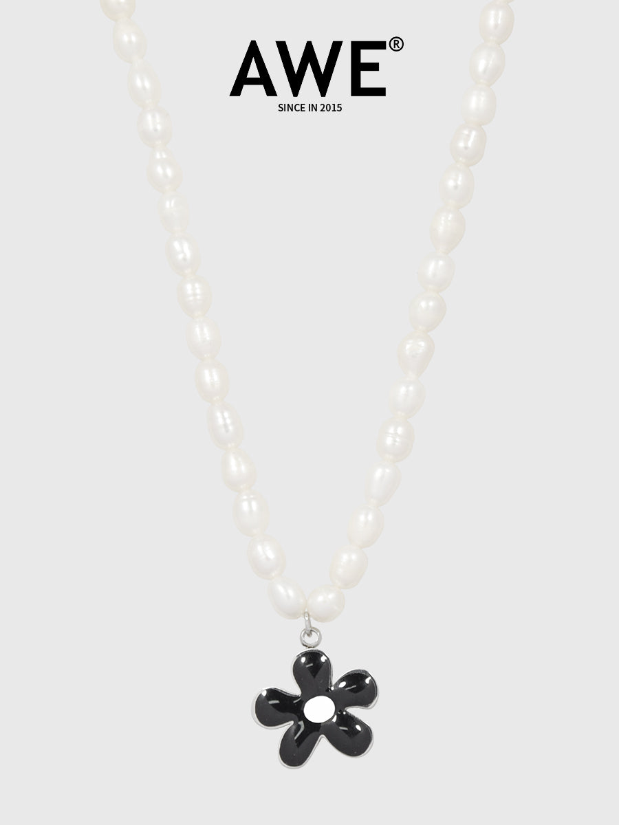 AWE Black Sunflower Pendant Pearl Necklace | Face 3 Face