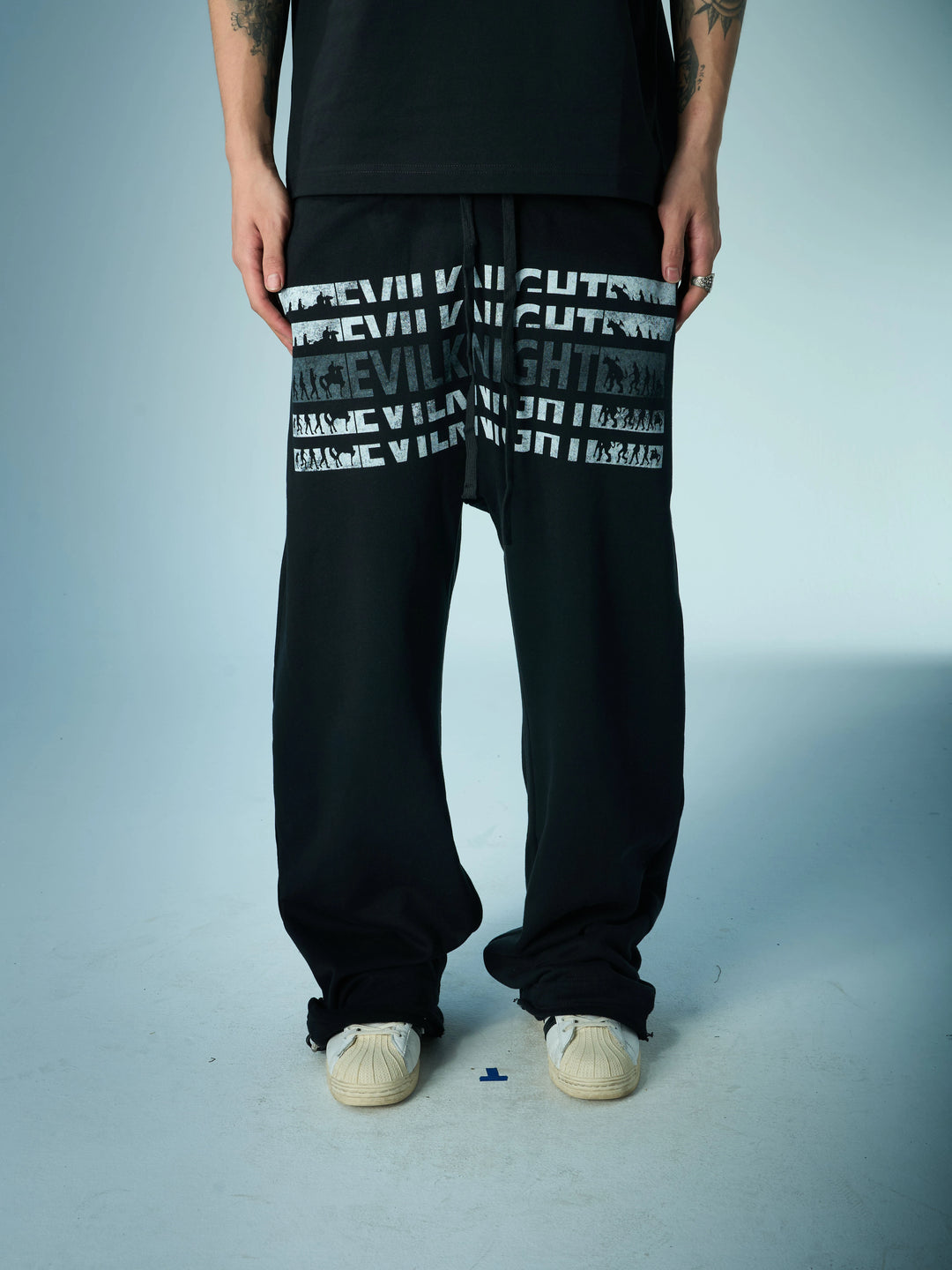 EVILKNIGHT(EK) Two-Tone Printed Baggy Sweatpants | Face 3 Face