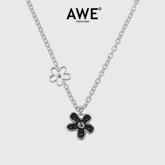 AWE The First Blooming Black Flowers Chain Necklace | Face 3 Face