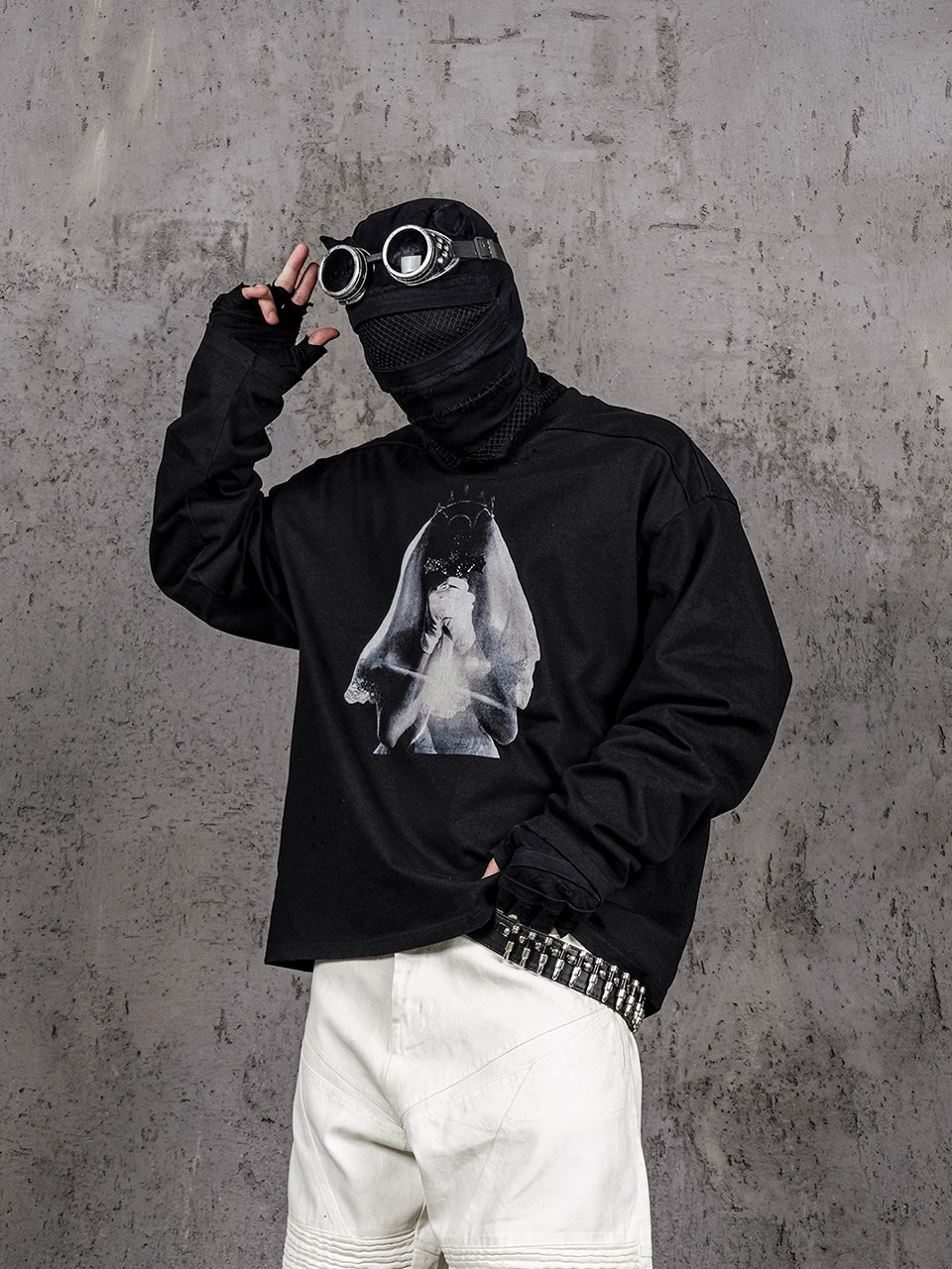 UNDERWATER Black Aged Wash Destroyed Portrait Print Long Sleeve Tee | Face 3 Face