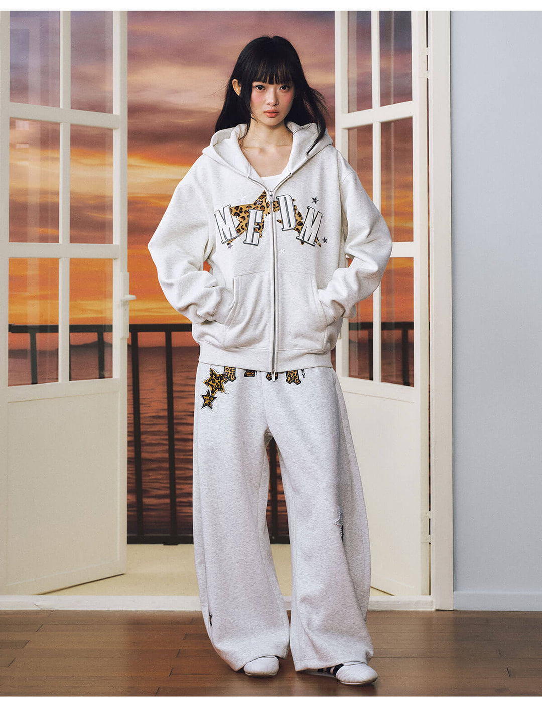 MEDM Animal Print Star Patch Rhinestone Curved Baggy Sweatpants | Face 3 Face