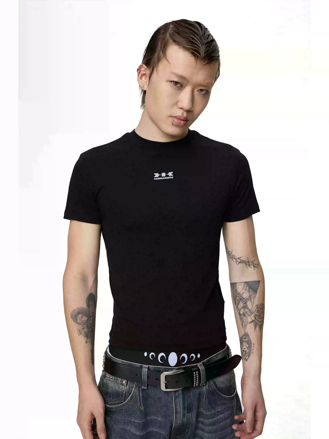 KARMANISTIC Small Logo Slim Stretch Tee | Face 3 Face